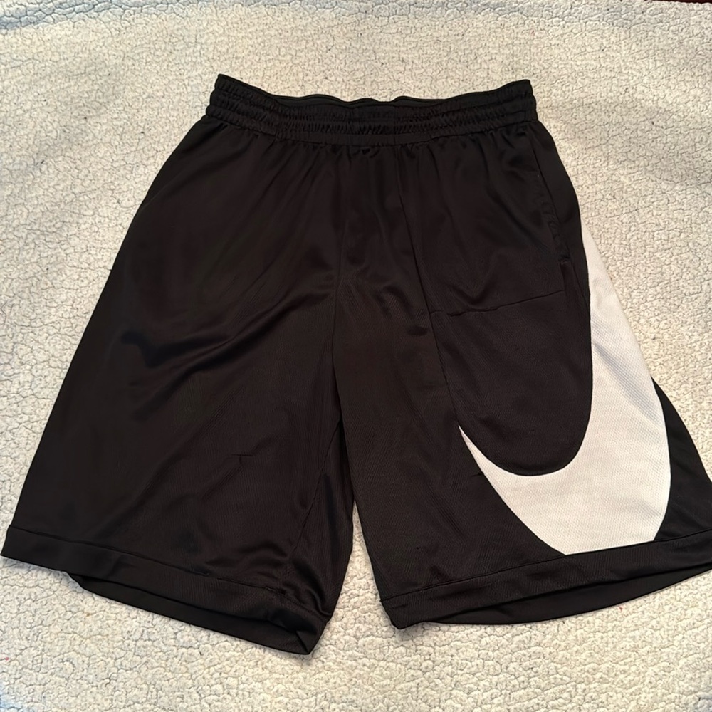 Nike Signature Swoosh Short Size Large Dri-Fit